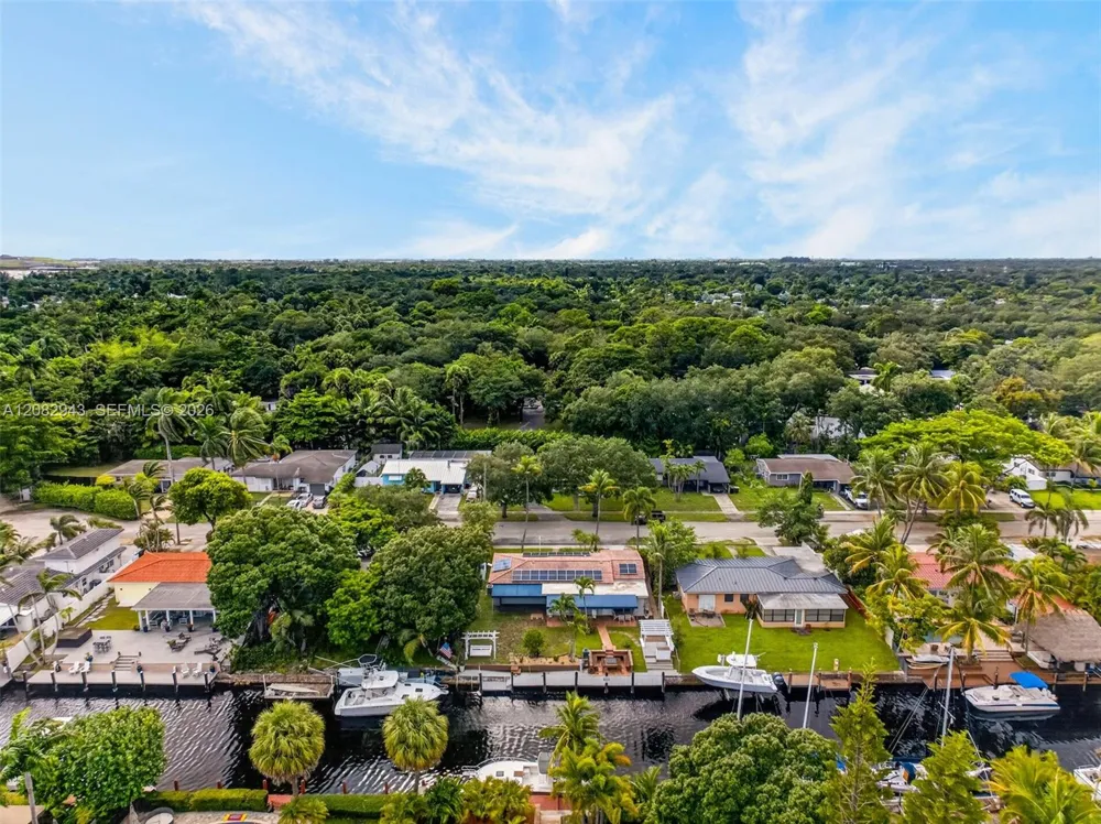2100 SW 23rd Ter Fort Lauderdale, FL 33312