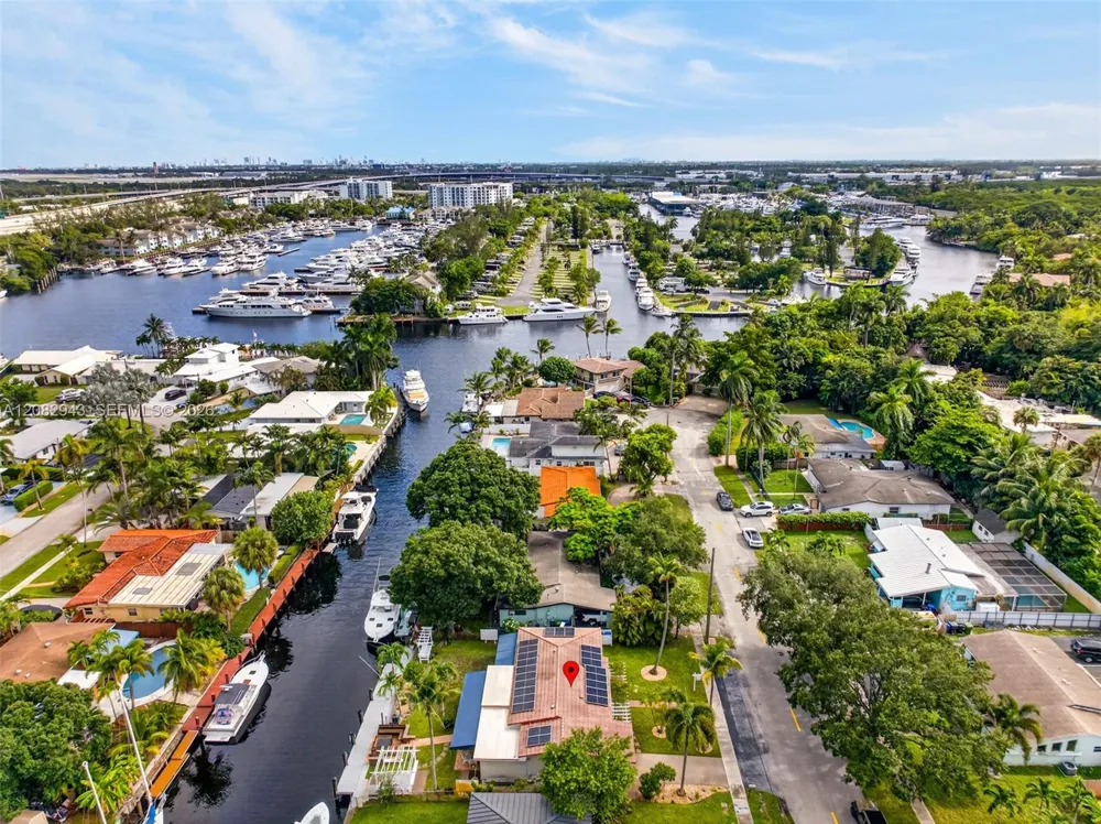 2100 SW 23rd Ter Fort Lauderdale, FL 33312