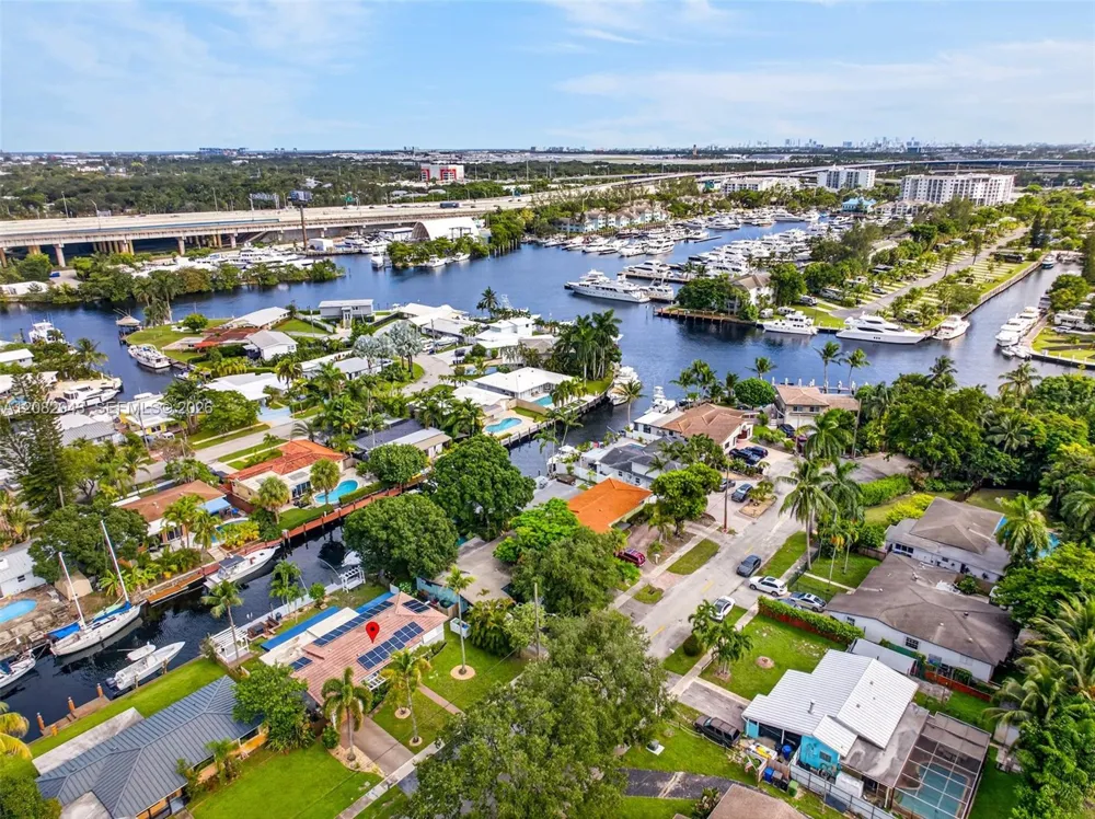 2100 SW 23rd Ter Fort Lauderdale, FL 33312
