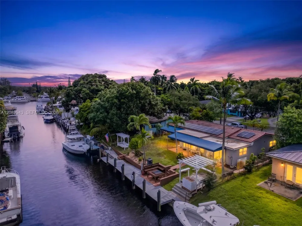 2100 SW 23rd Ter Fort Lauderdale, FL 33312