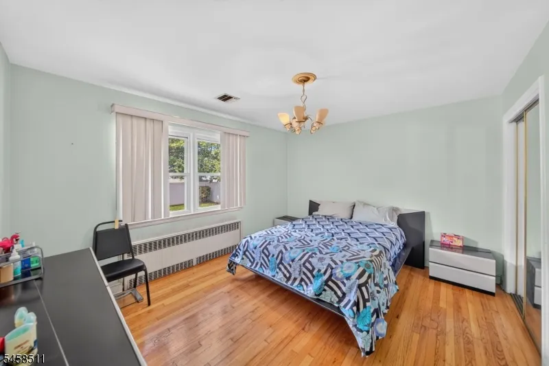 47 Albert Ave Edison, NJ 08837