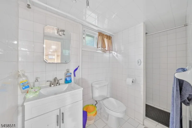 47 Albert Ave Edison, NJ 08837