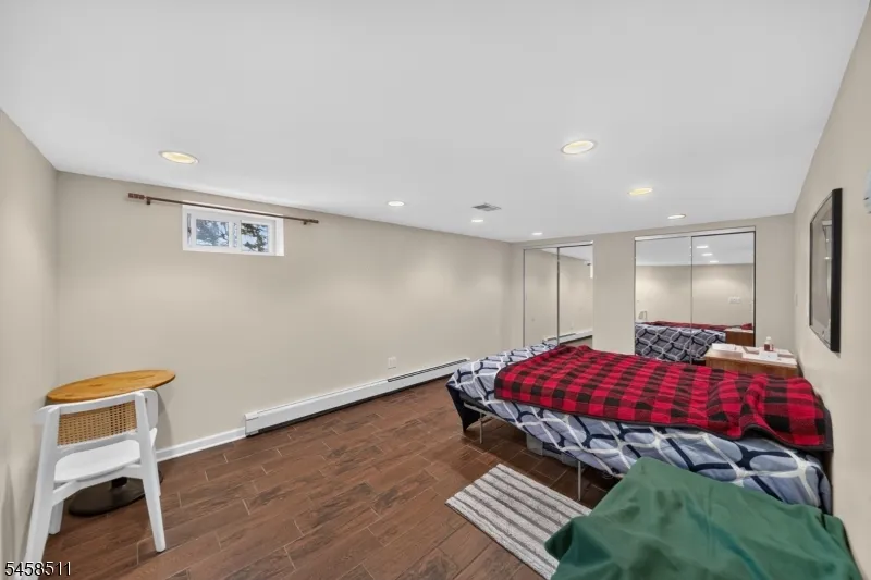 47 Albert Ave Edison, NJ 08837