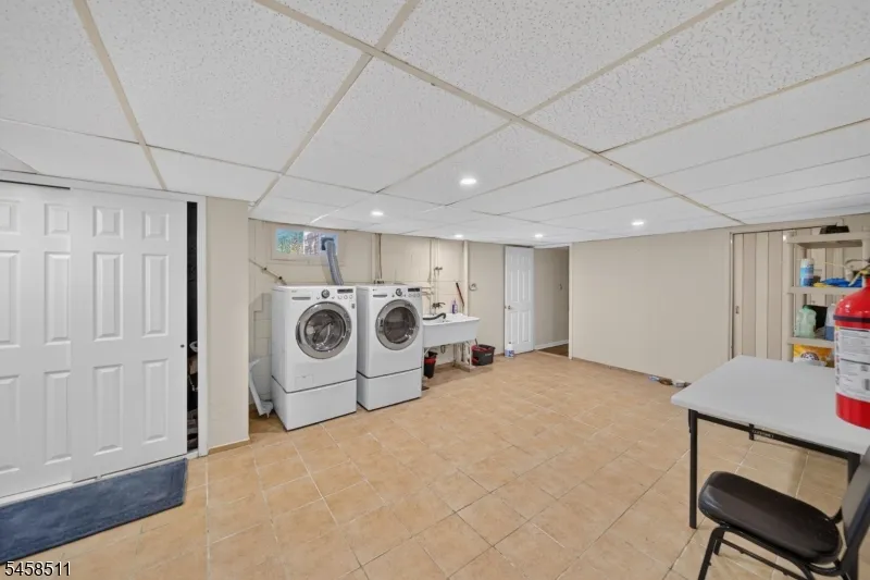 47 Albert Ave Edison, NJ 08837