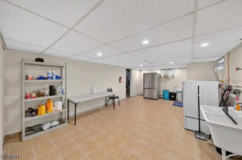 47 Albert Ave Edison, NJ 08837