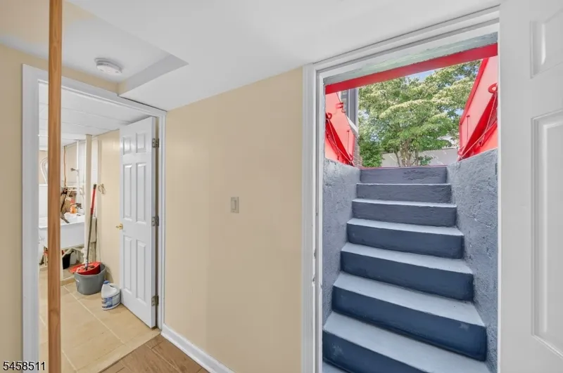 47 Albert Ave Edison, NJ 08837