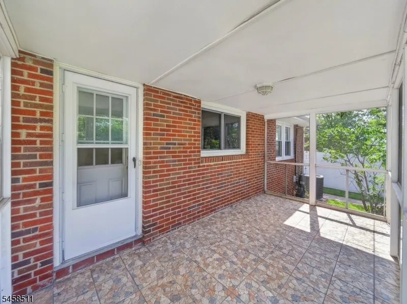 47 Albert Ave Edison, NJ 08837