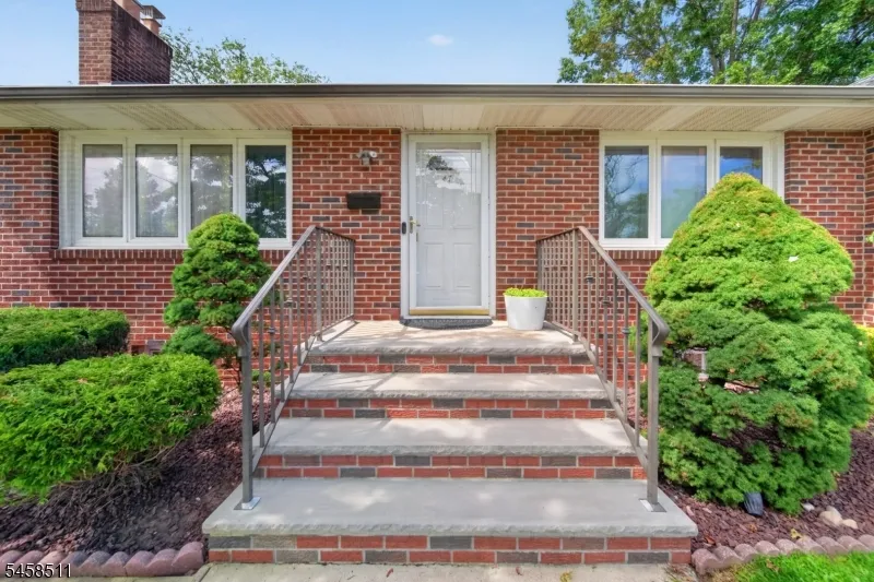 47 Albert Ave Edison, NJ 08837