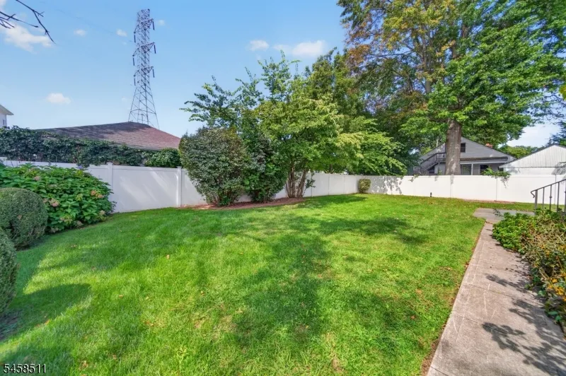 47 Albert Ave Edison, NJ 08837
