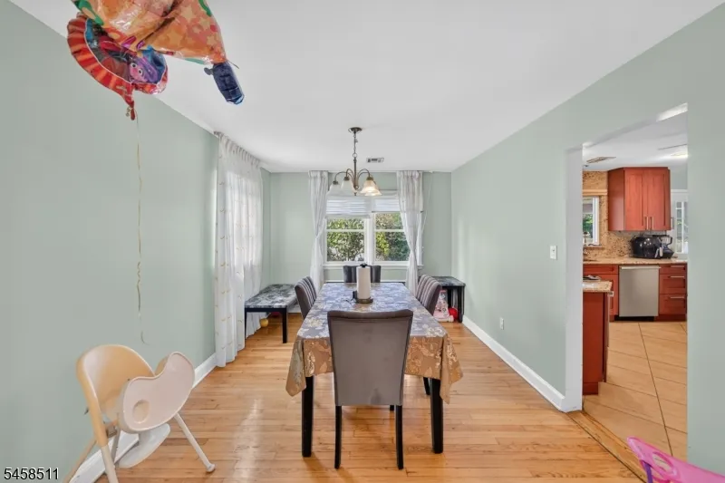 47 Albert Ave Edison, NJ 08837