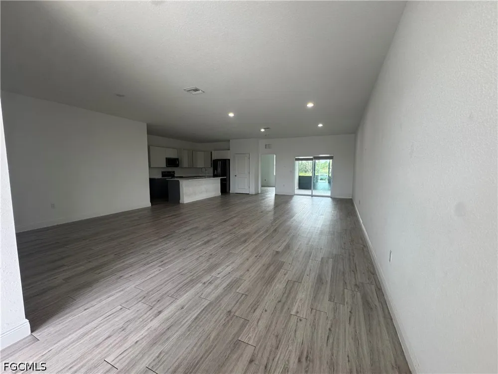 Mill Court Labelle, FL 33935