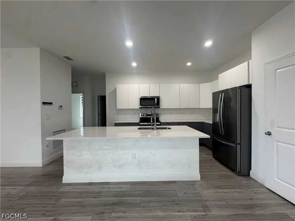 Mill Court Labelle, FL 33935