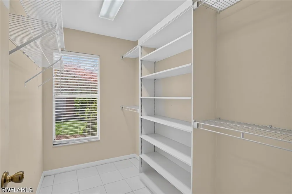 E Crown Point Naples, FL 34112
