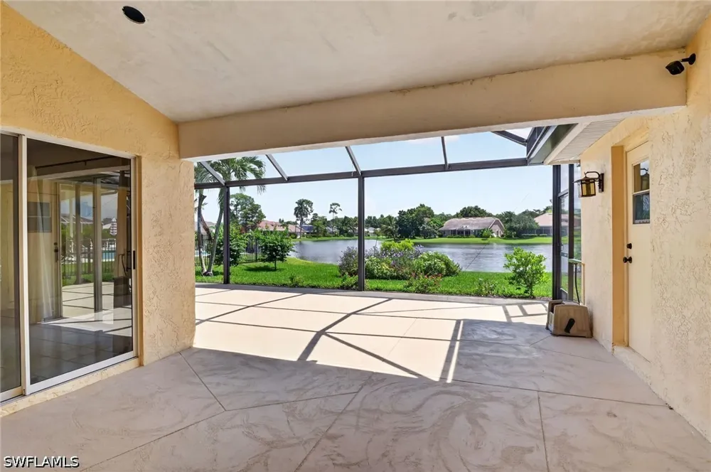 E Crown Point Naples, FL 34112