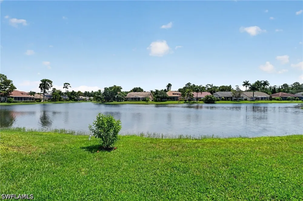 E Crown Point Naples, FL 34112