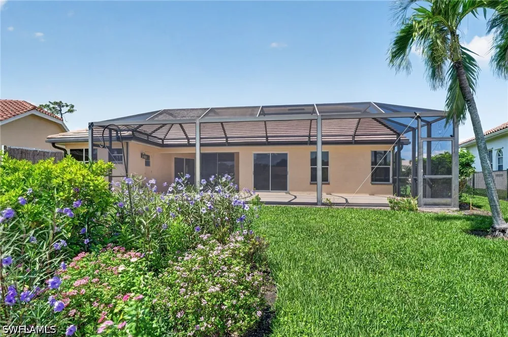 E Crown Point Naples, FL 34112