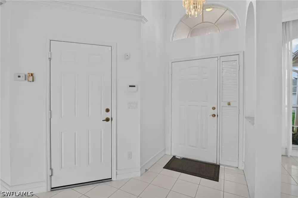 E Crown Point Naples, FL 34112