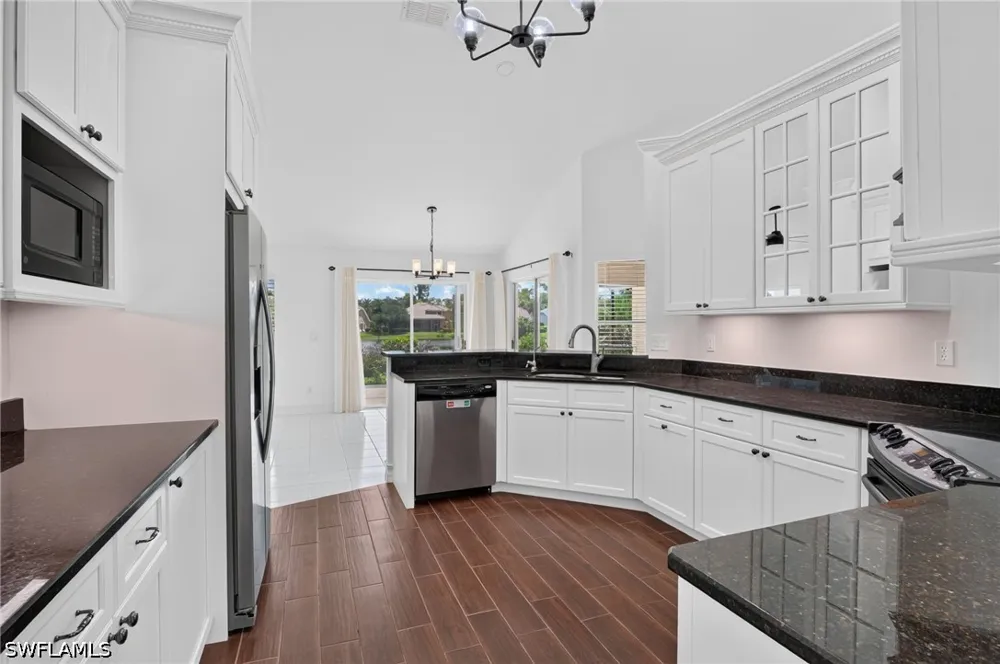 E Crown Point Naples, FL 34112