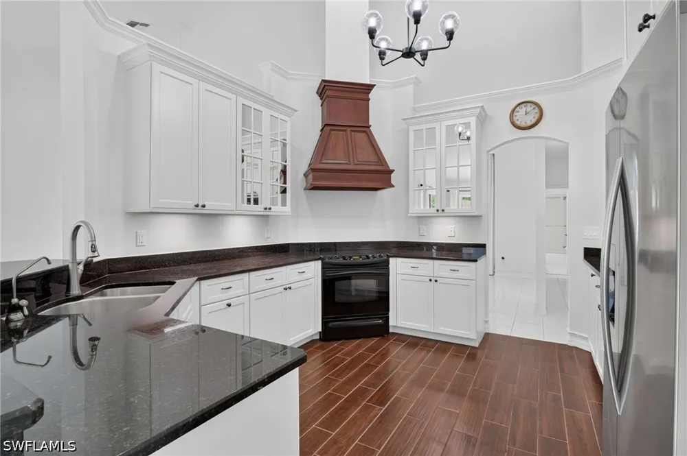 E Crown Point Naples, FL 34112