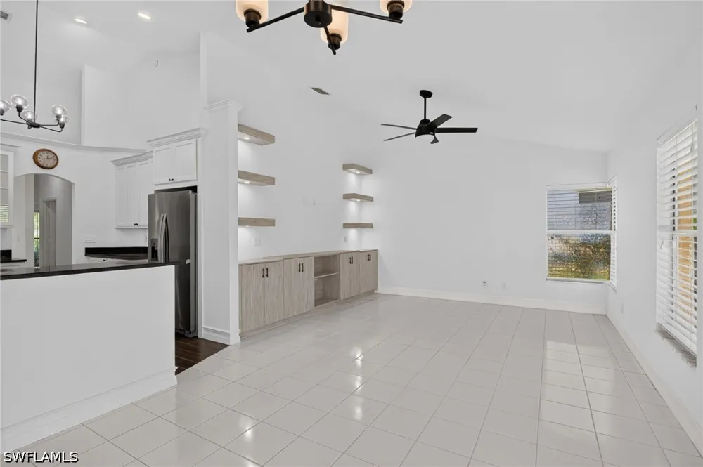 E Crown Point Naples, FL 34112