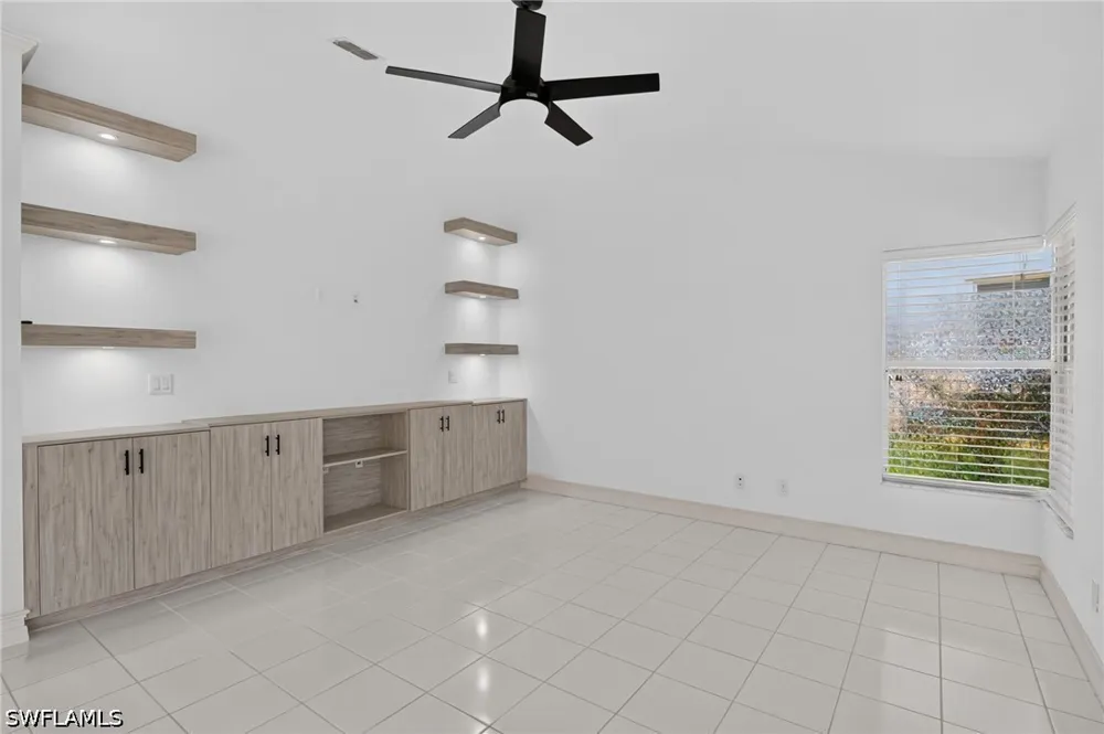 E Crown Point Naples, FL 34112