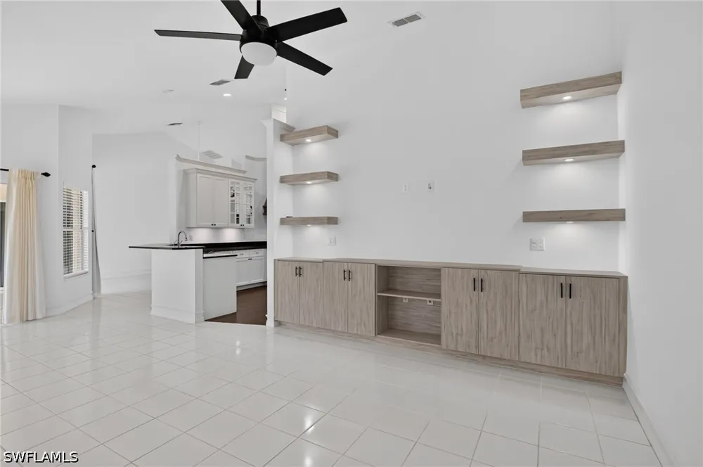 E Crown Point Naples, FL 34112