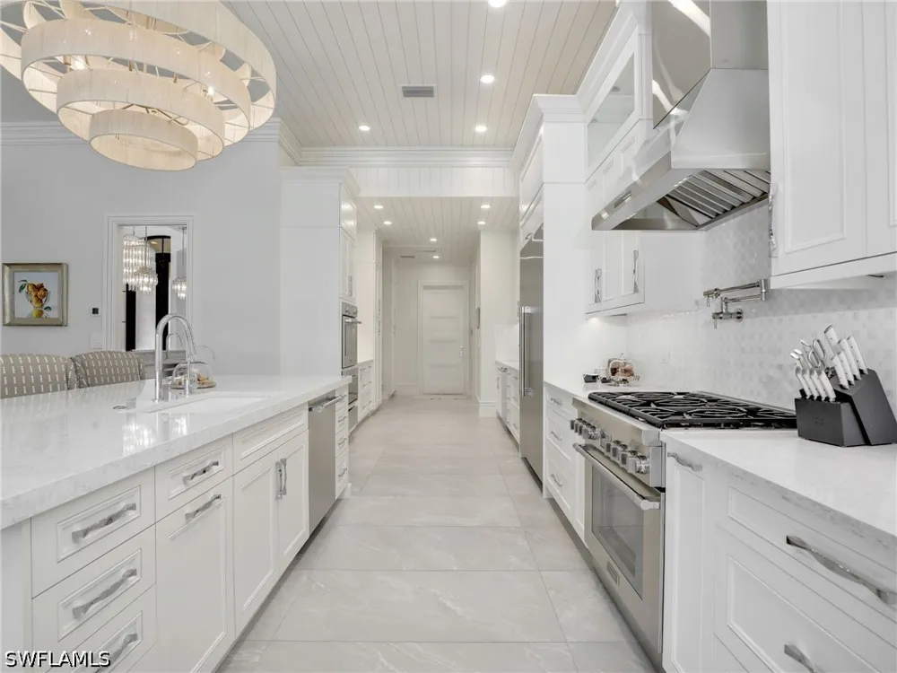 Highcroft Drive Naples, FL 34119