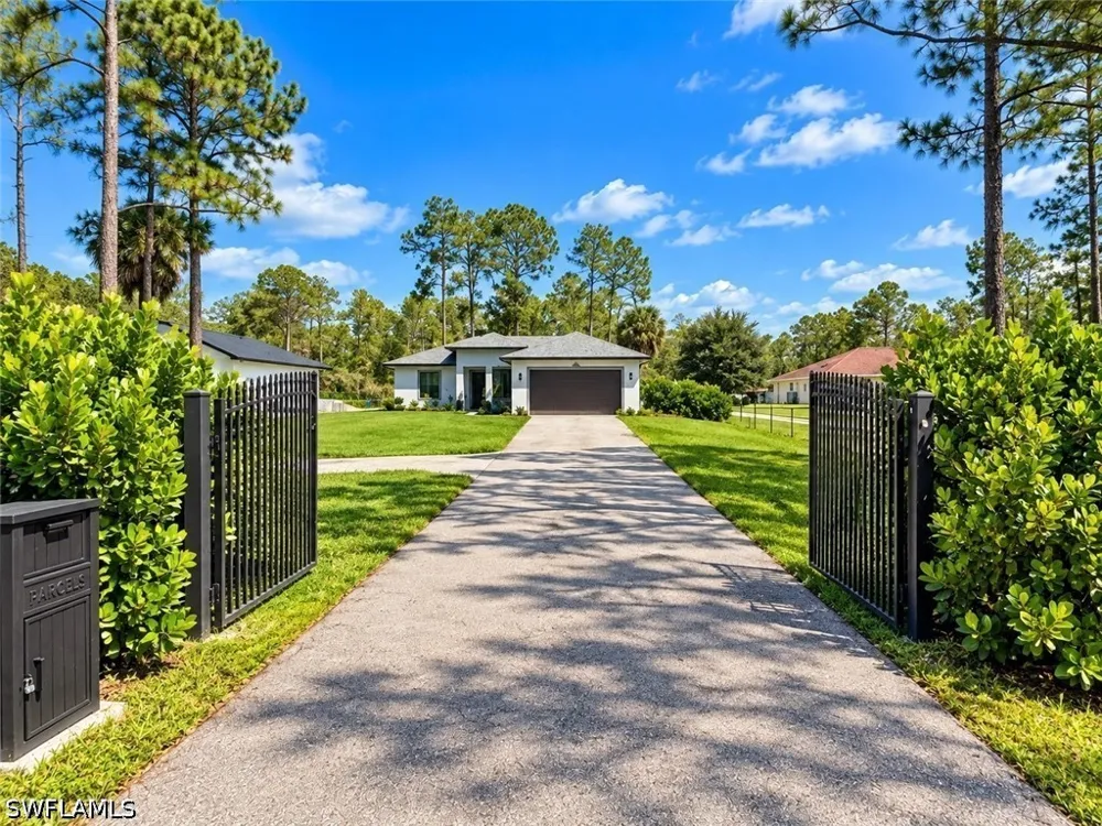 18th Avenue NE Naples, FL 34120
