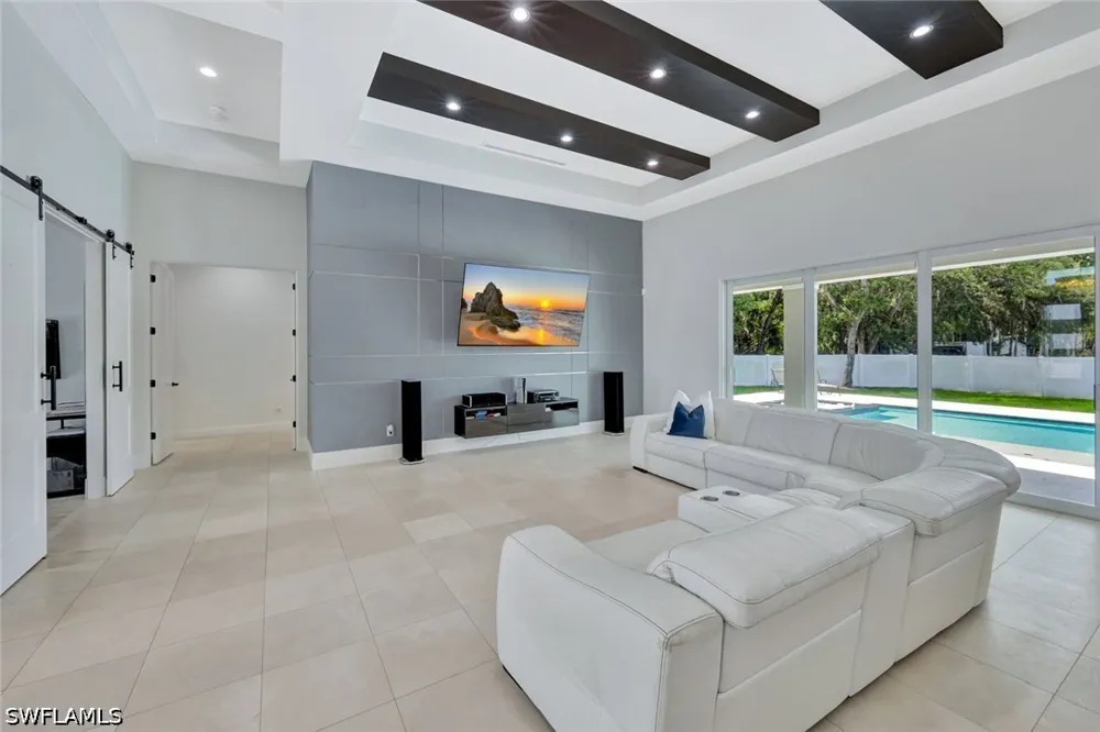 37th Avenue NW Naples, FL 34120