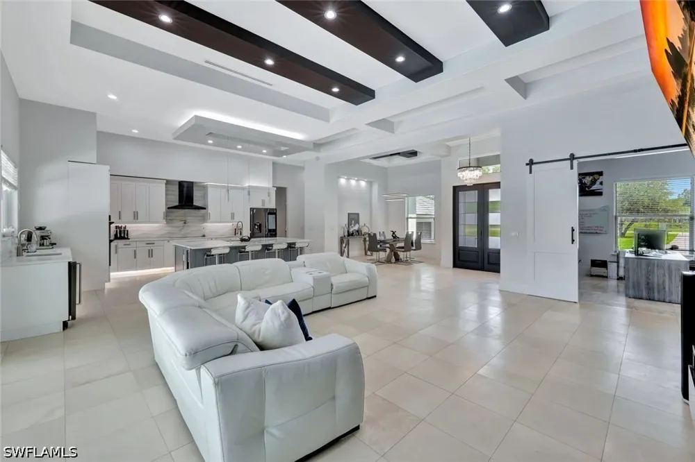 37th Avenue NW Naples, FL 34120