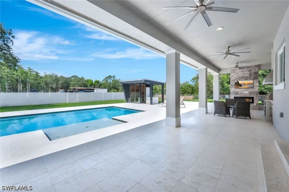 37th Avenue NW Naples, FL 34120