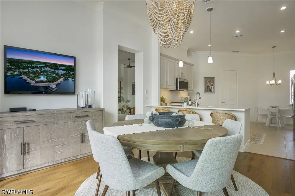 Aviamar Circle #7-203 Naples, FL 34114