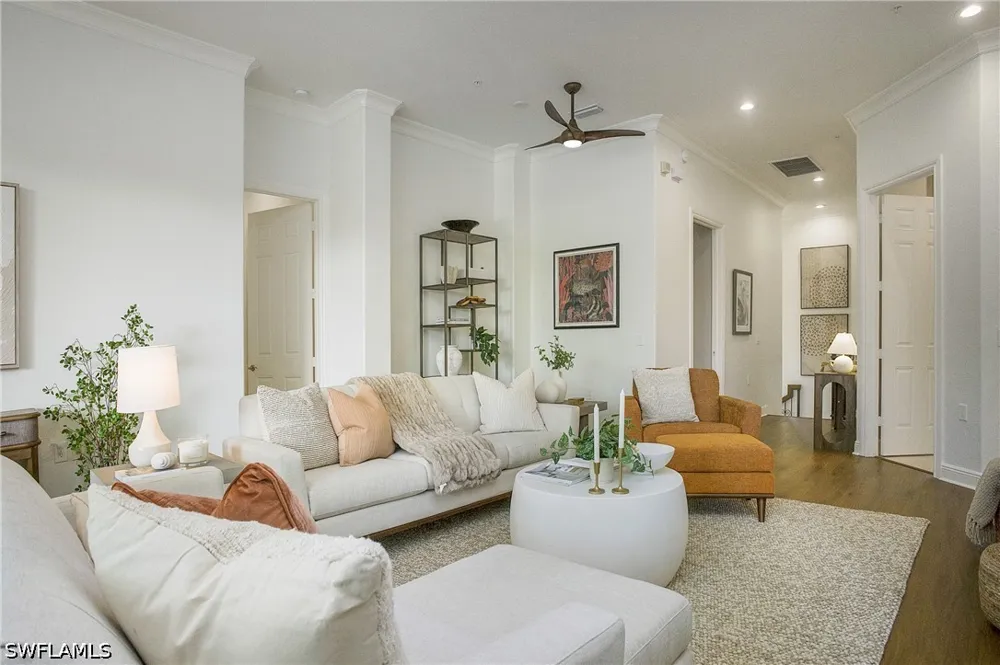 Aviamar Circle #7-203 Naples, FL 34114