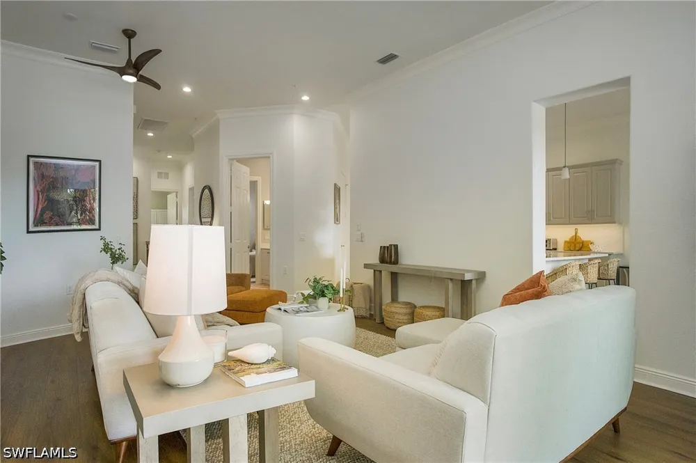 Aviamar Circle #7-203 Naples, FL 34114