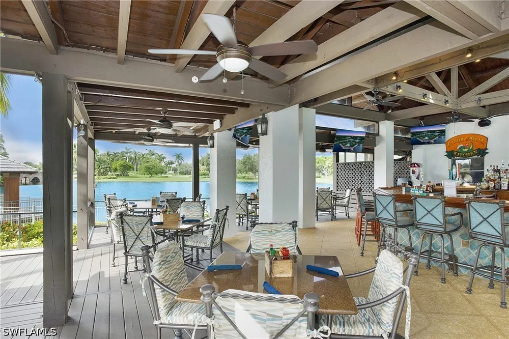 Aviamar Circle #7-203 Naples, FL 34114