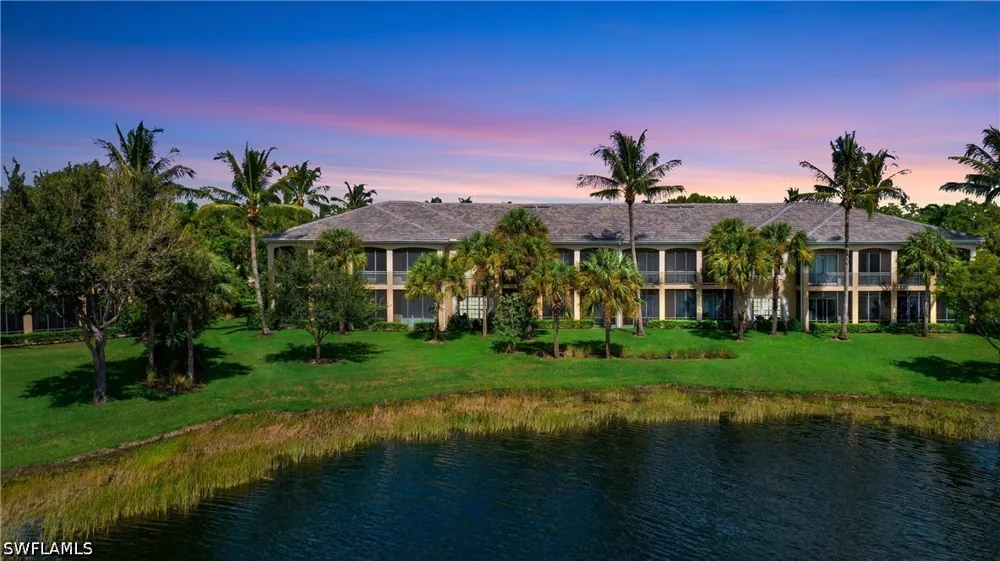 Aviamar Circle #7-203 Naples, FL 34114