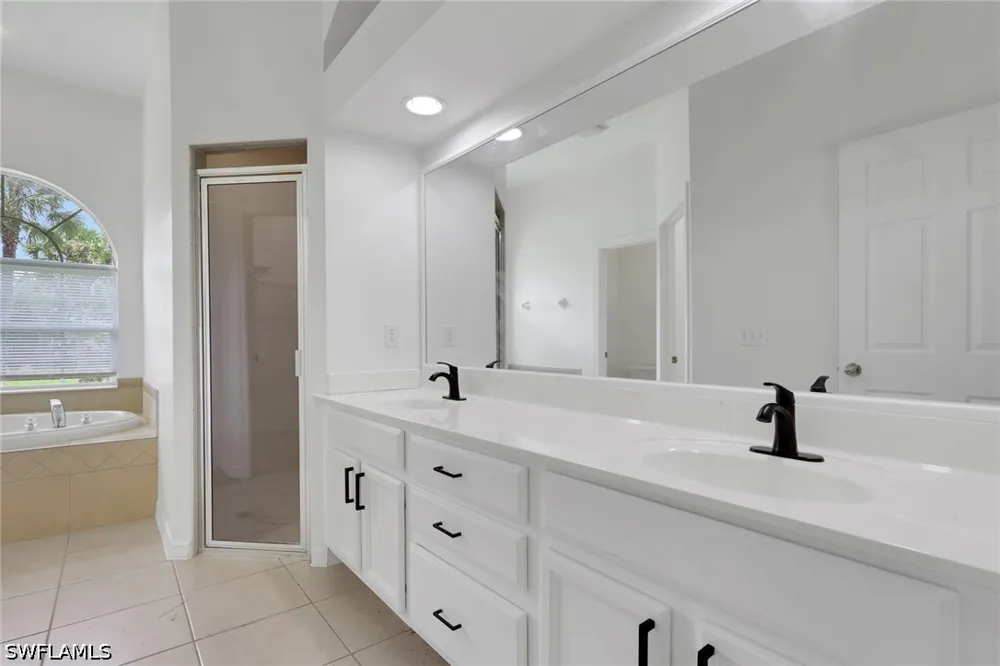 24th Avenue SE Naples, FL 34117