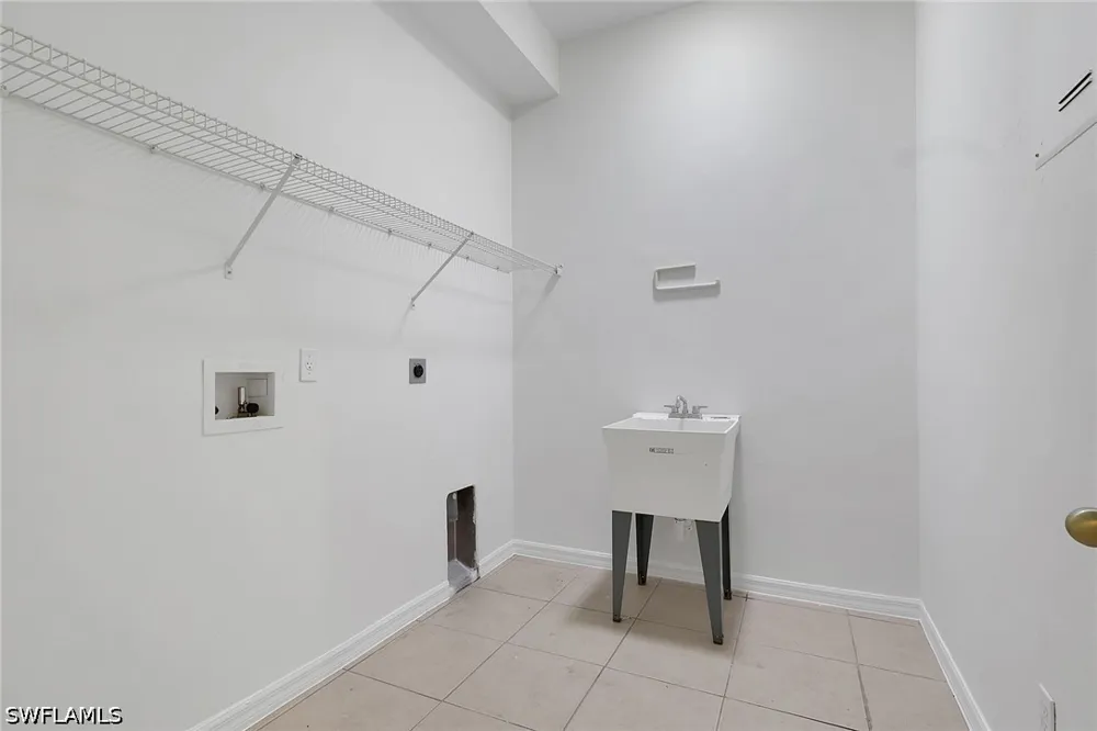24th Avenue SE Naples, FL 34117