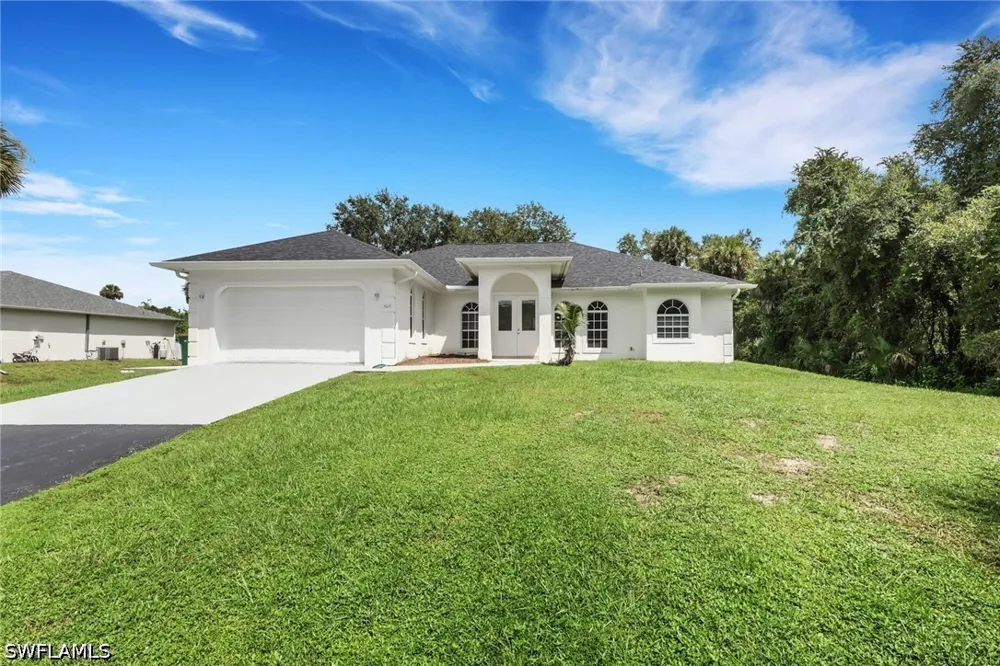 24th Avenue SE Naples, FL 34117