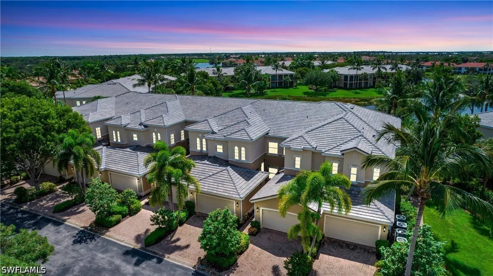 Aviamar Circle #7-203 Naples, FL 34114