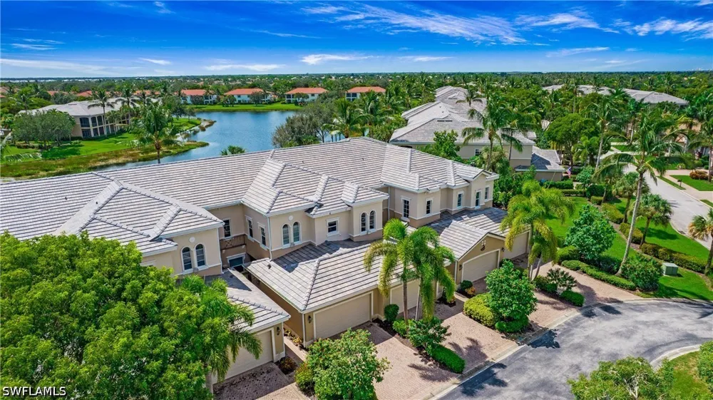 Aviamar Circle #7-203 Naples, FL 34114