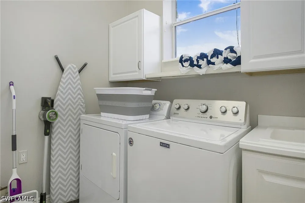 Aviamar Circle #7-203 Naples, FL 34114