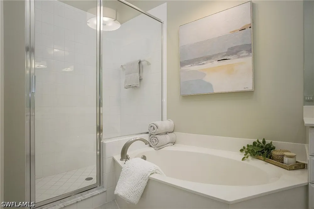 Aviamar Circle #7-203 Naples, FL 34114