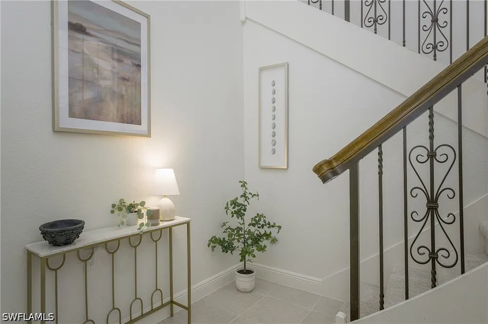 Aviamar Circle #7-203 Naples, FL 34114
