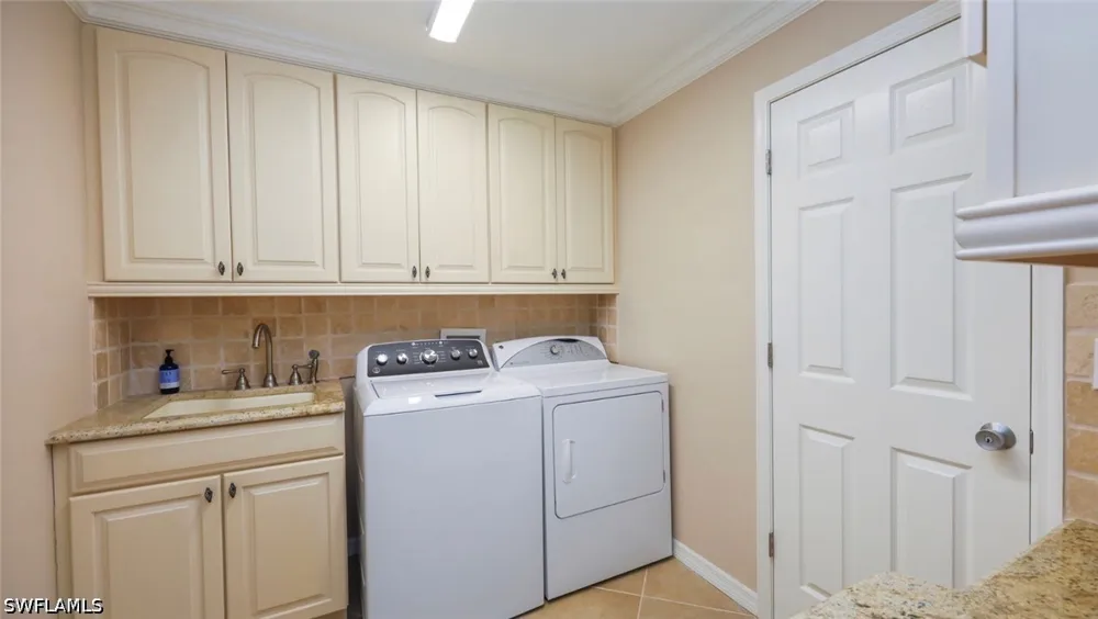 San Marino Drive #110D Naples, FL 34108