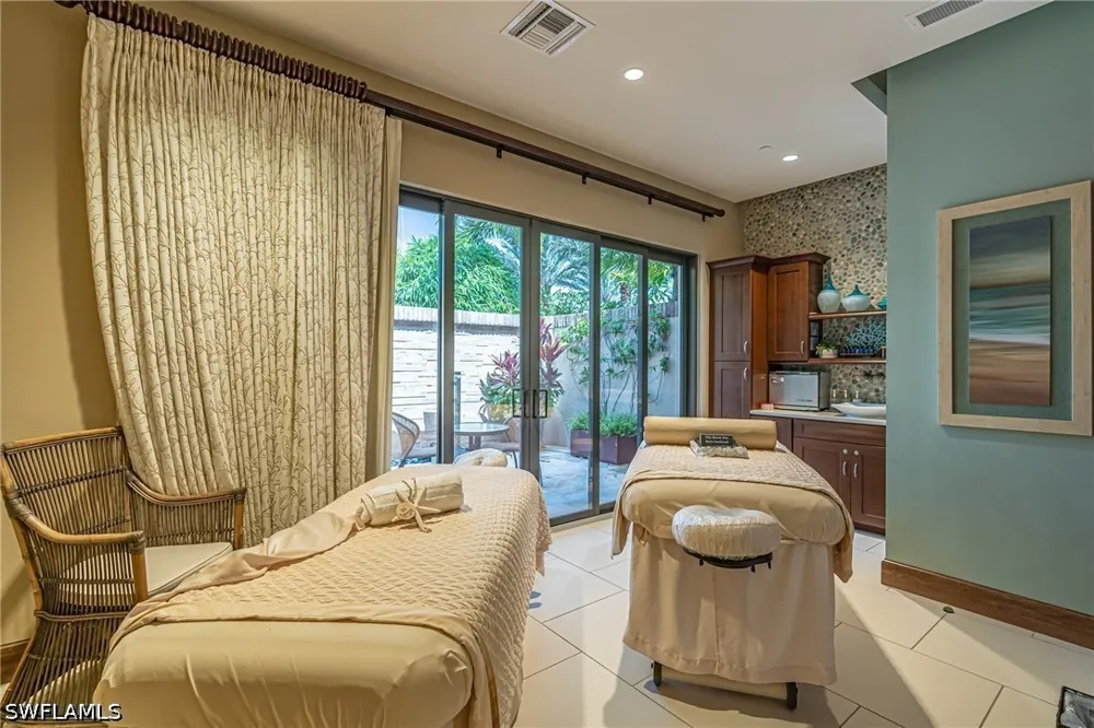 Benvenuto Court #204 Naples, FL 34119