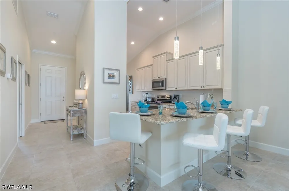 Benvenuto Court #204 Naples, FL 34119