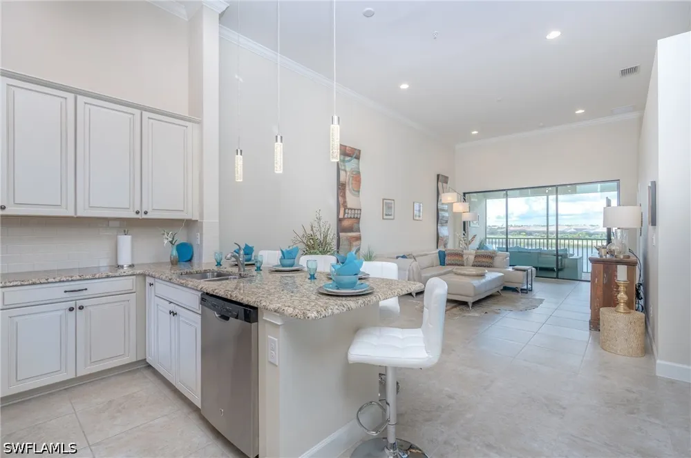 Benvenuto Court #204 Naples, FL 34119