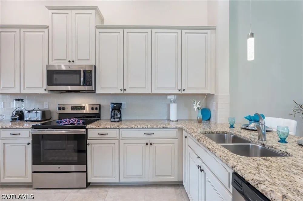 Benvenuto Court #204 Naples, FL 34119