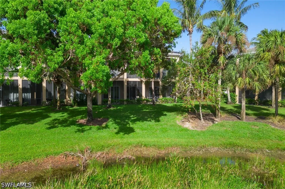 Aviamar Circle #101 Naples, FL 34114